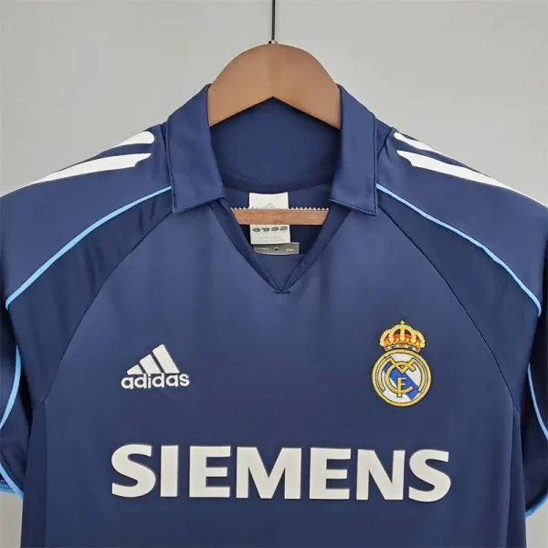 Real Madrid 2005/06 Away Retro Jersey