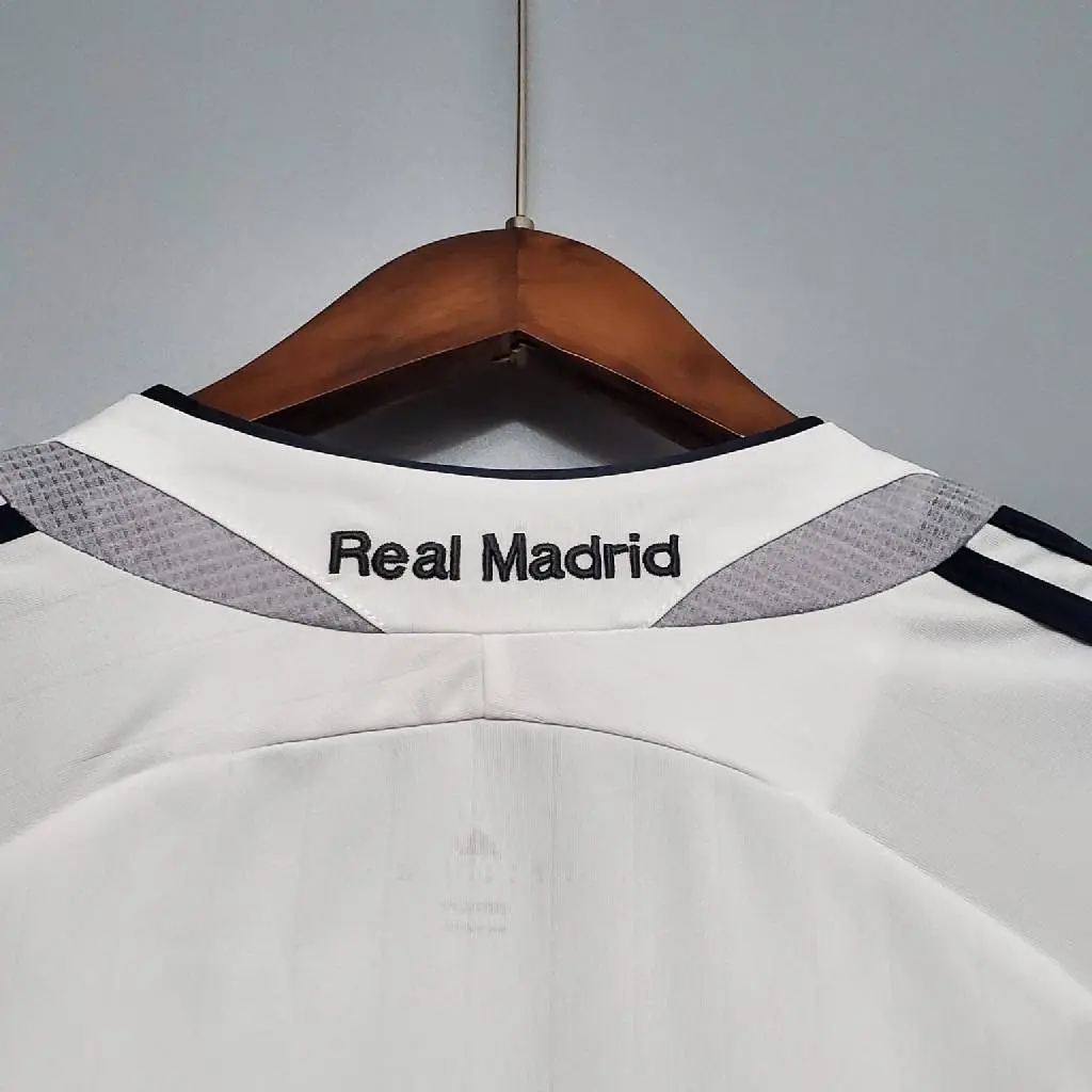 Real Madrid 2006/07 Home Retro Jersey